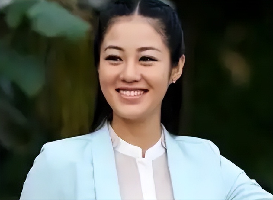 本山传媒|王小蒙宣布退出本山传媒，透露家境不惧高违约金，网友：老赵的锅