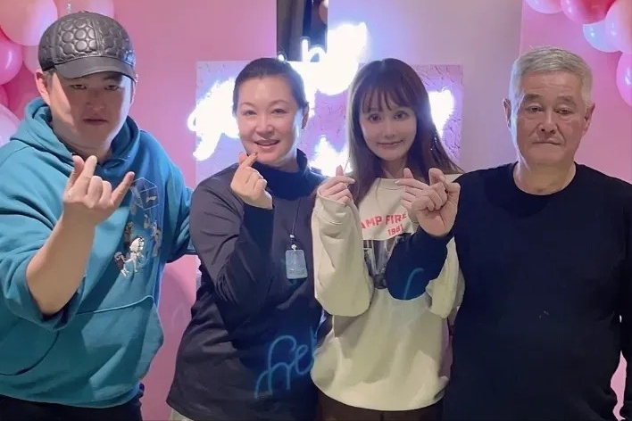 赵本山|赵本山最近挺上火，不是因为娇娇，而是女婿平日涂胭脂擦粉太妖娆