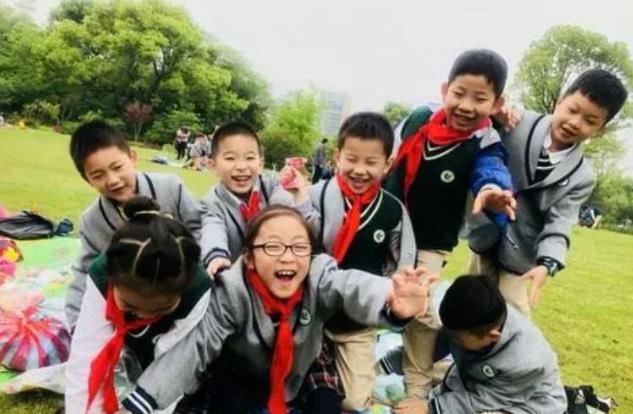 教育部|教育部传来了好消息，中小学将迎来一个七天长假，学生：喜从天降