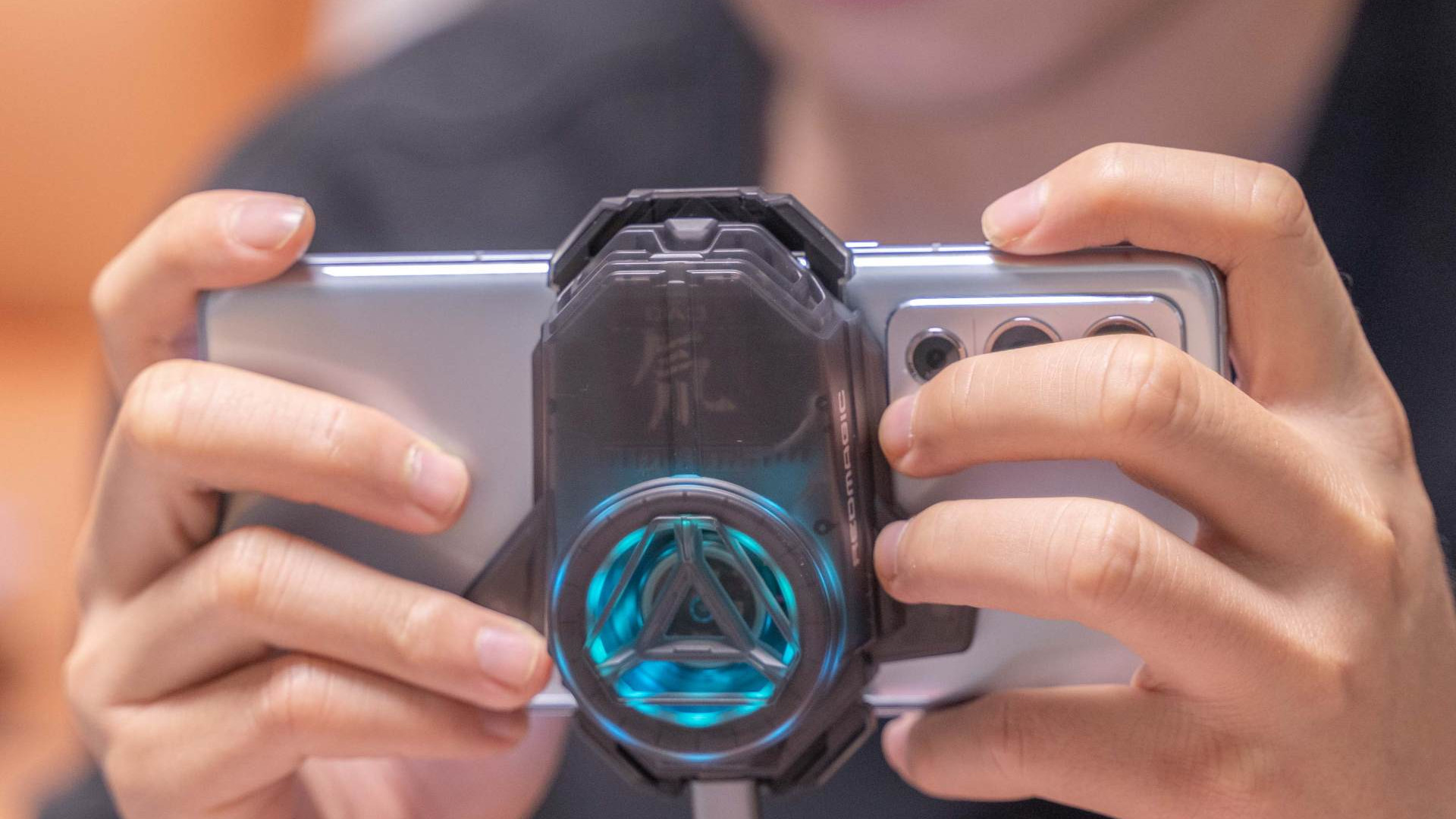 戴尔|骁龙8GN1救星，驯龙高手红魔涡轮散热背夹体验