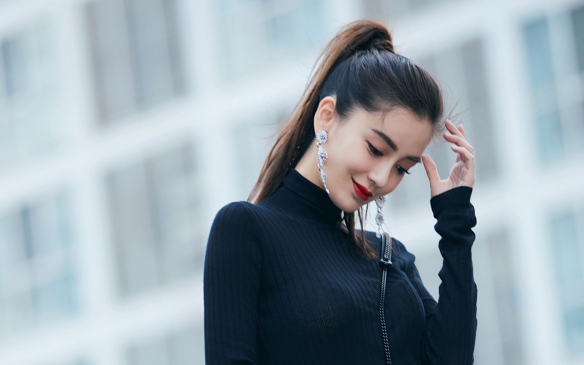 Angelababy|孟美岐比杨颖还要费导演?杨颖至少很谦虚,她却开始指导别人演戏