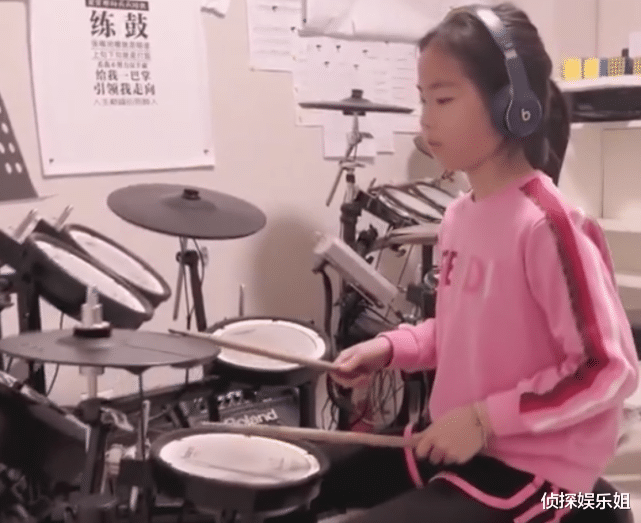 黄奕|黄奕获女儿架子鼓打call，10岁铛铛暖心表白妈妈，越大越好看