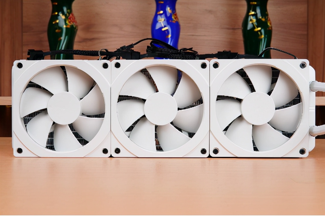 半导体|不仅要强大性能,更要超高的颜值,酷睿12代DDR5高端平台装机推荐