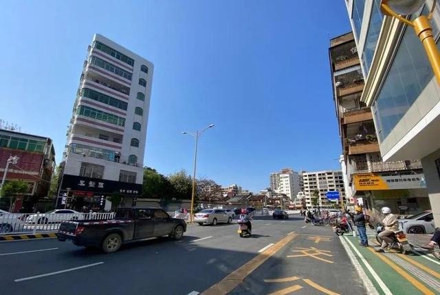 广东:茂名一亿万富豪的豪宅被拍卖,起拍价481万元,网友世事无常