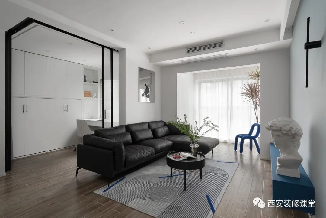 95㎡三室一卫,蓝色现代独居宅