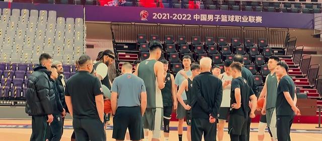 米兰德比|辽篮第1练喜事连连！郭艾伦作壁上观弹簧人血帽扣篮王蒋老督战