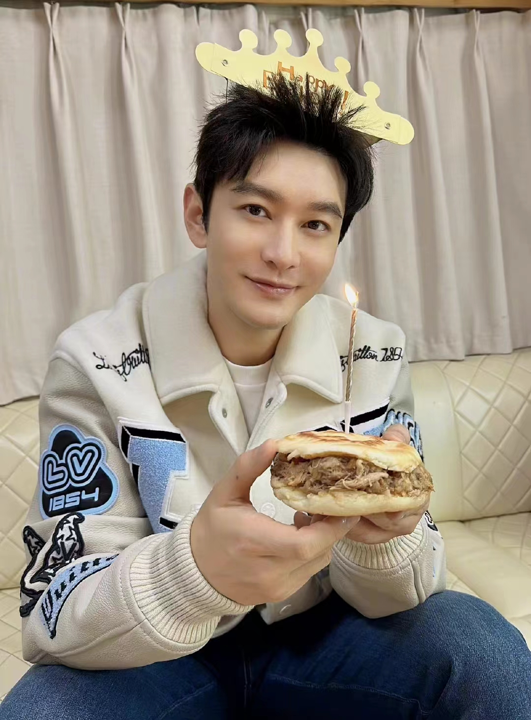 黄晓明|Baby和黄晓明这边，又掀起了“旧情复燃”的迷雾。