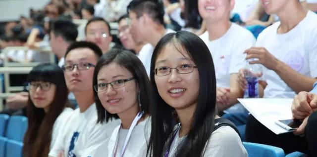 谭松韵|“清华博士”考协警被刷，真相另有隐情，电视剧都不敢这么演