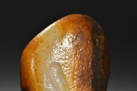 和田玉籽料|和田玉籽料原石雕祥龙戏珠把件