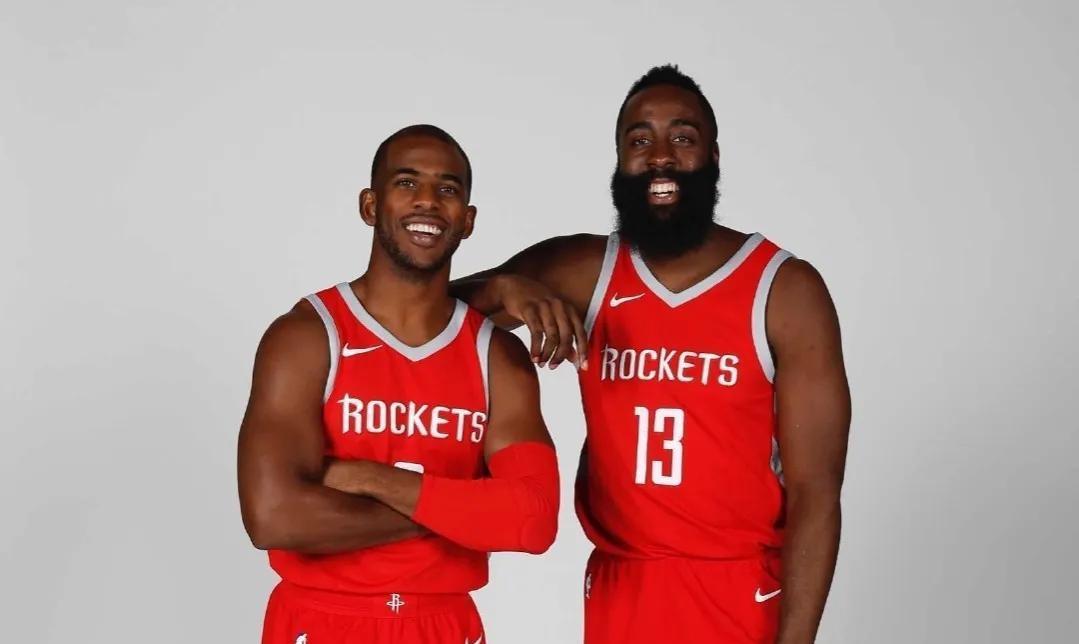 美媒列出NBA新年前夕比赛中单场得分最高的十次，詹姆斯独占一份