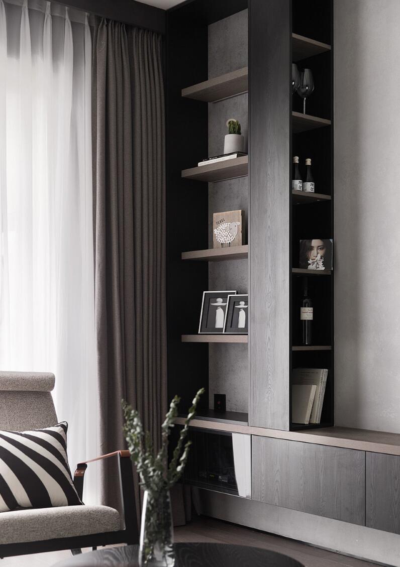 客厅开间小，电视墙不能做柜子？看她77㎡新家，一进门就超酷！