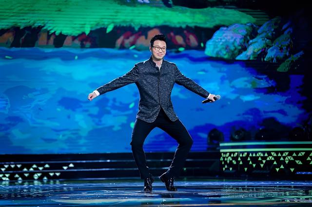 王迅|“三外有三”后,恩爱不似从前?王迅与富婆聚餐,不见小18岁娇妻