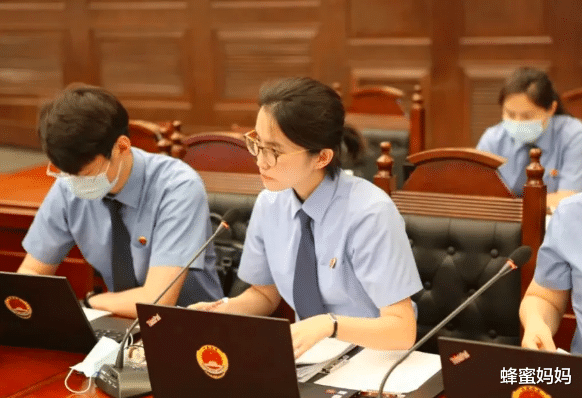 大学生|高考分数只能上二本,这3个专业尽量不要选,不考研就业有难度