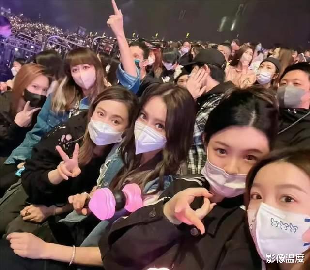 Angelababy|演员杨颖高调支持韩国艺人演出,引发强烈批评!网友:和陈奕迅天地差别