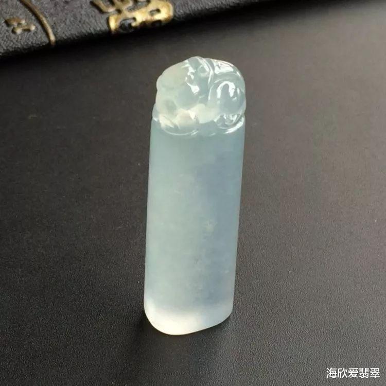 和田玉籽料|为什么现在越来越多人喜欢收藏翡翠印章?