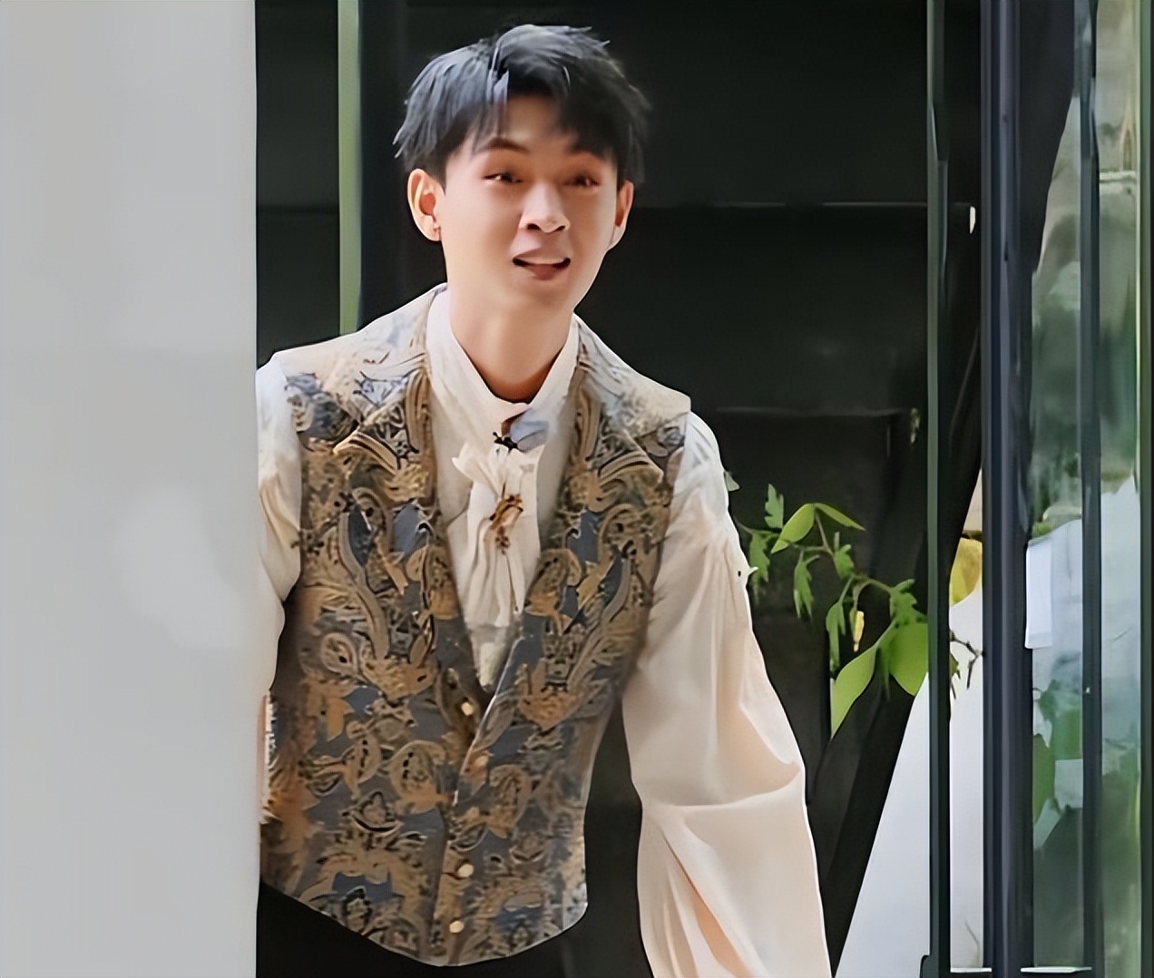 秦霄贤|“一战封神”秦霄贤：和白鹿成跑男救命稻草，靠粉丝入围百花奖？