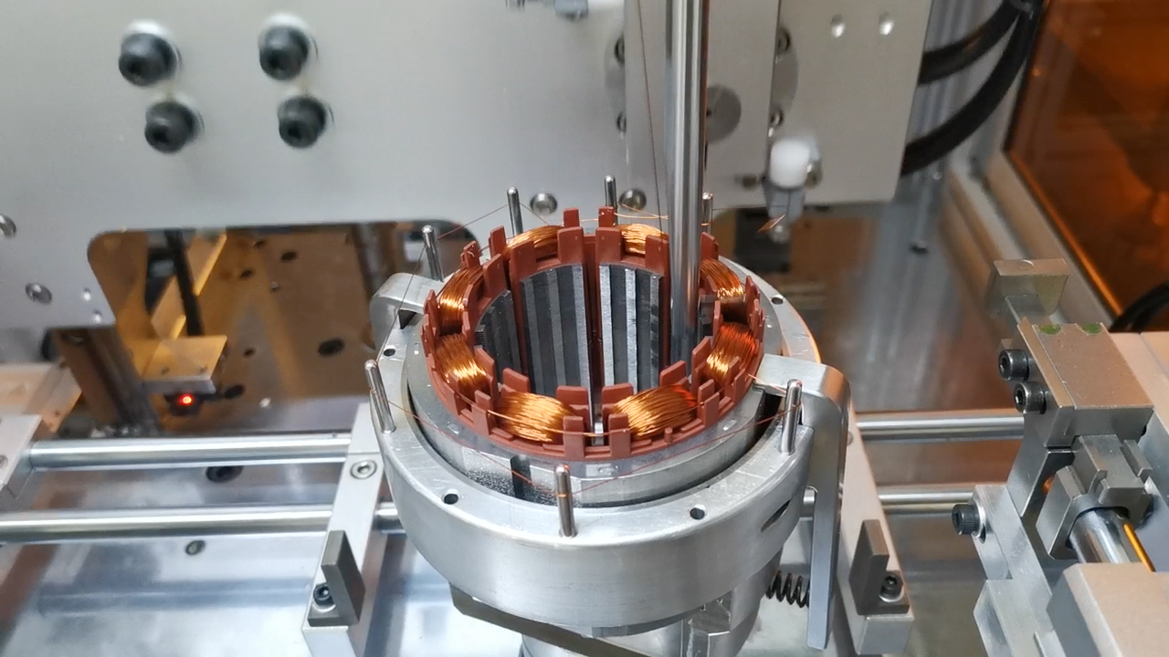 |马达定子绕线机如何实现精密排线？