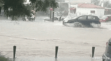 00后|耳机戴多了，耳朵好痛，而且里面还有液体，怎么办？