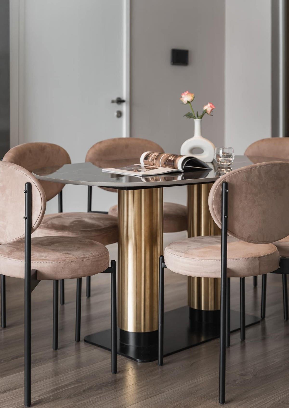 一家四口挤88㎡,干脆在客厅隔个房间,书房、衣帽间一地两用!