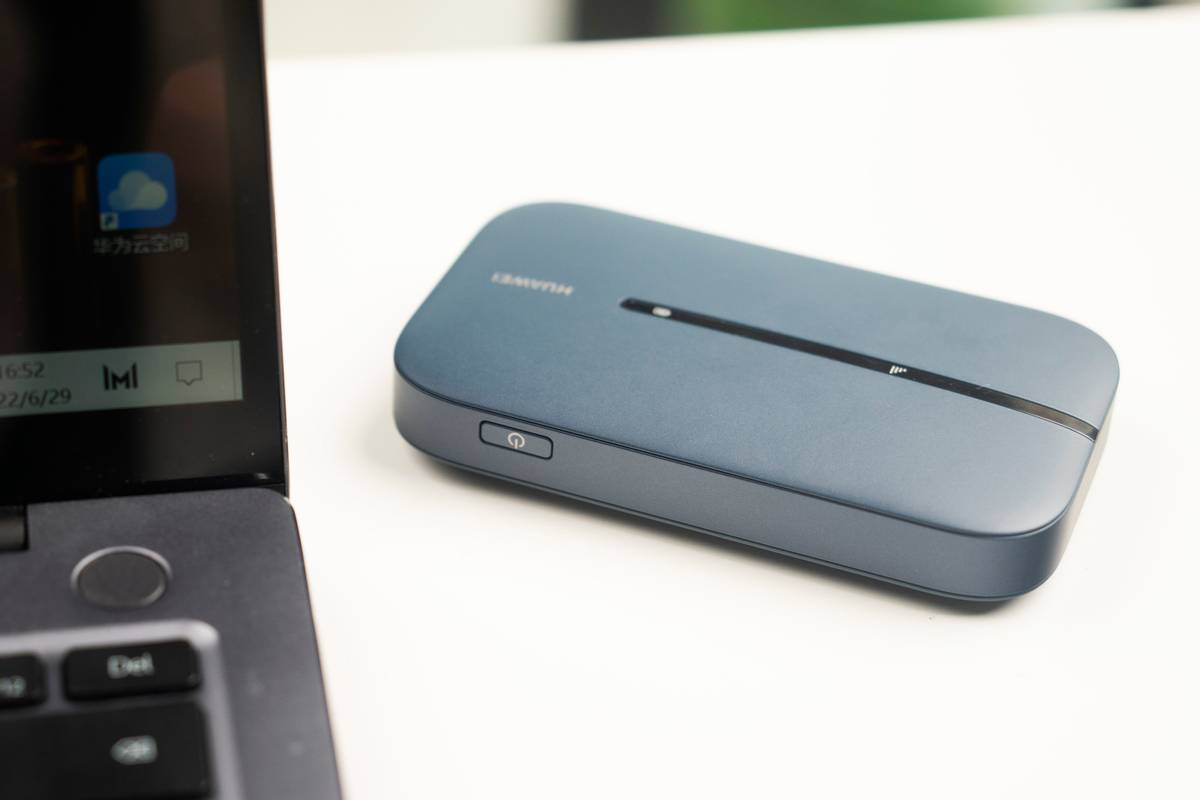 显卡|华为随行WiFi 3 Pro：月享2000G超大流量，商务精英出差上网必备