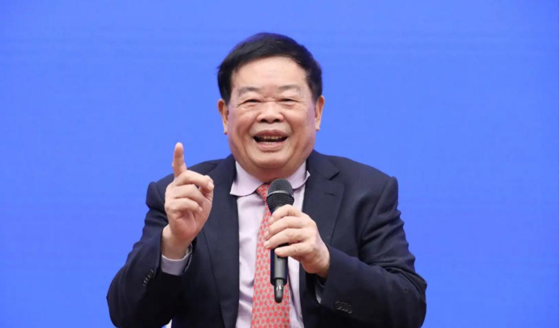 豪宅|曹德旺生活有多奢侈？家中16个美女管家，豪宅占地6000平方米