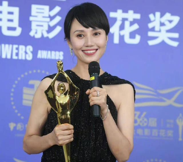 郑欣宜|袁泉凭什么获奖？有三方面原因，无需去质疑她获奖