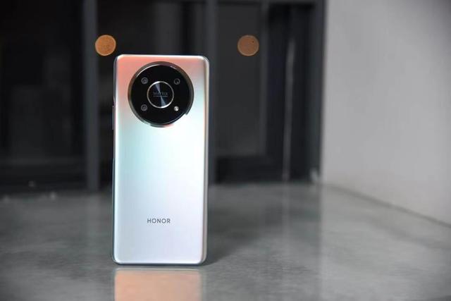 华为荣耀|荣耀X50配置出炉！5300毫安+66W快充，最大储存16+512GB！