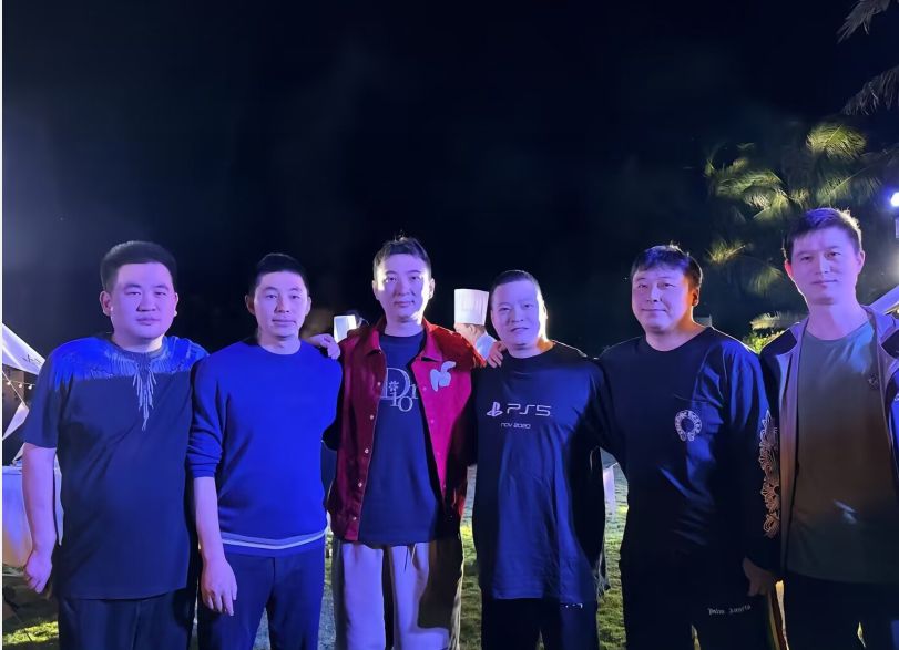 王思聪|小肉安官宣与王思聪恋情，朋友圈高调表白男友，两人共用情侣头像