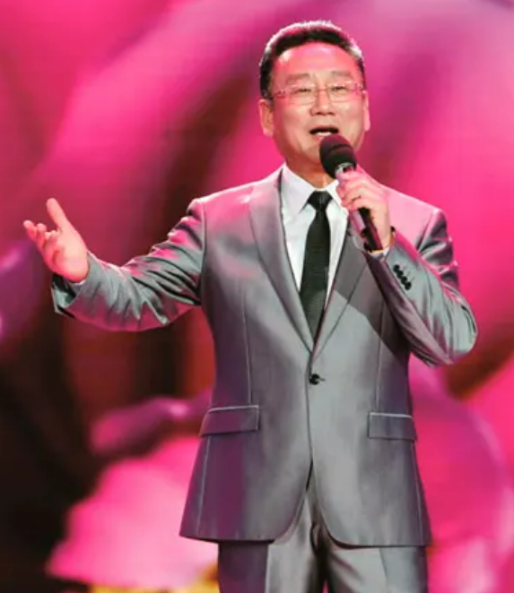 明星|8位移居国外明星现状，有人艰难度日，有人身价千万，有人端盘子