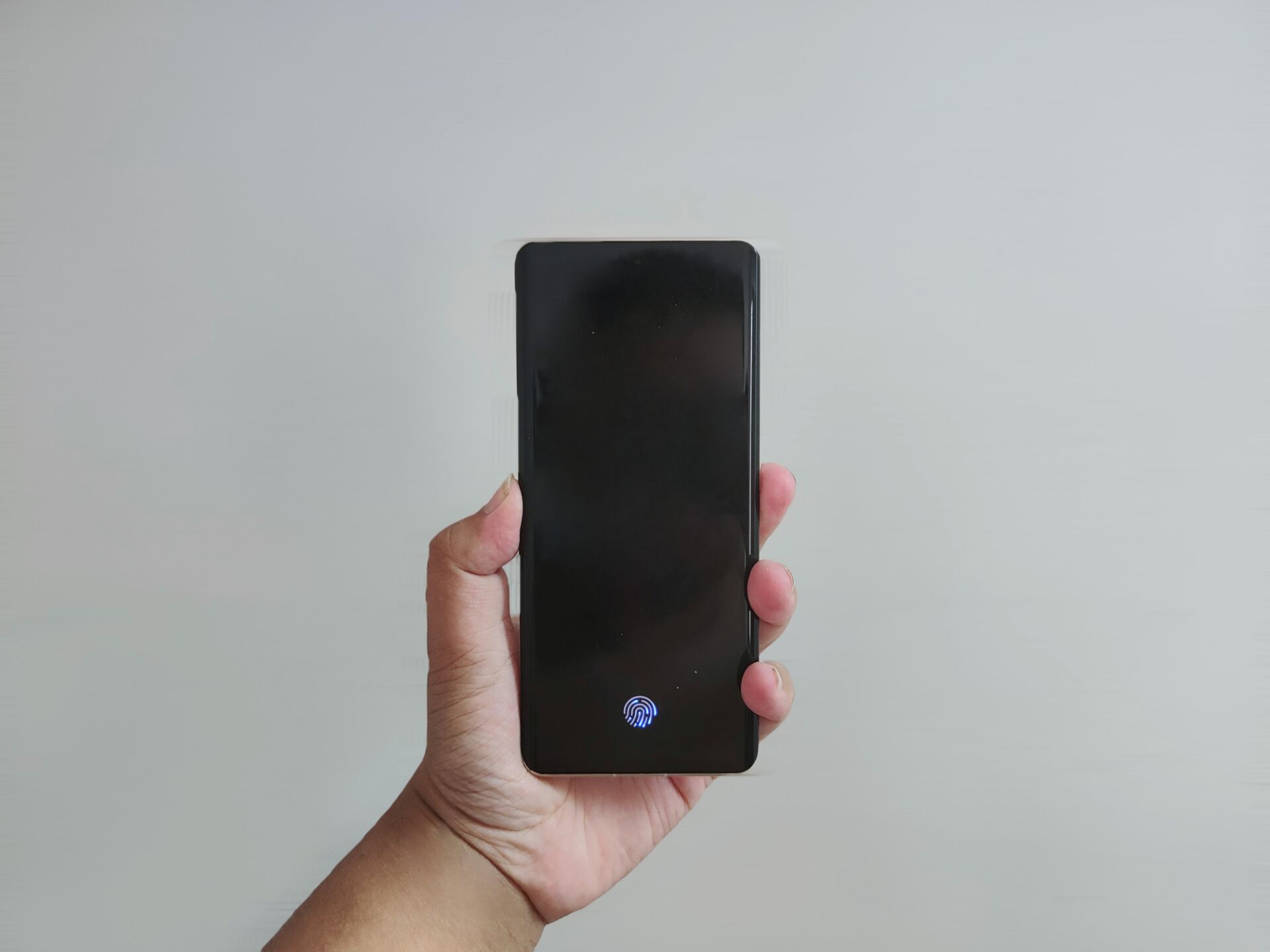 指纹识别|支持国产,还是追求体验?小小指纹识别竟闹出大风波