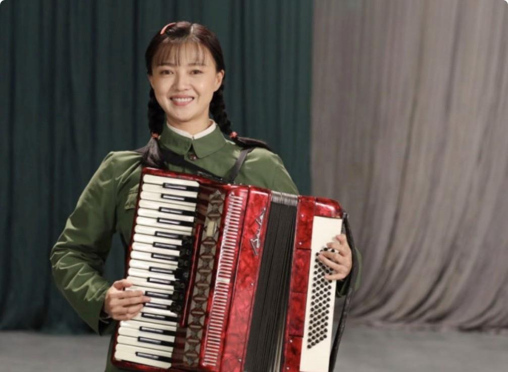 野蛮生长|总局收视榜:《风吹半夏》第七,《天下长河》第五,第一名太猛