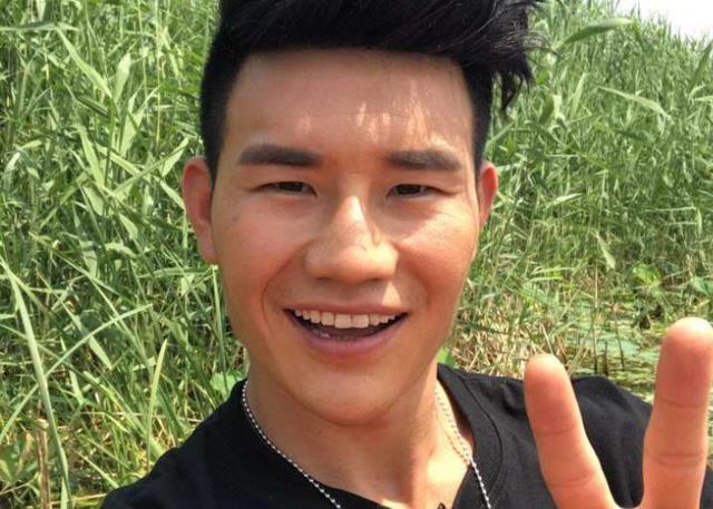 谢孟伟|谢孟伟直播买表，从39999降价到299，直言厂家董事长给他面子