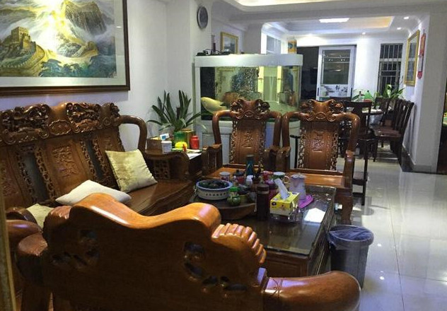 土豪亲戚花800万买的新房,85平装修成这样,真是让人哭笑不得!