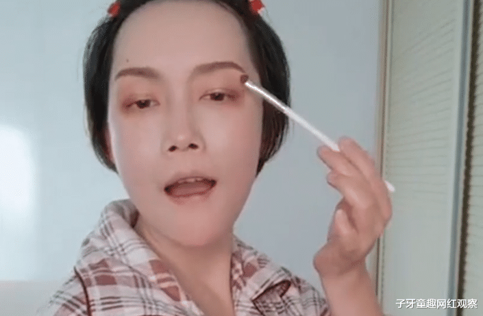 化妆 bobo最洋气：她一人有千面，神级化妆术堪比换头，与易容术相媲美