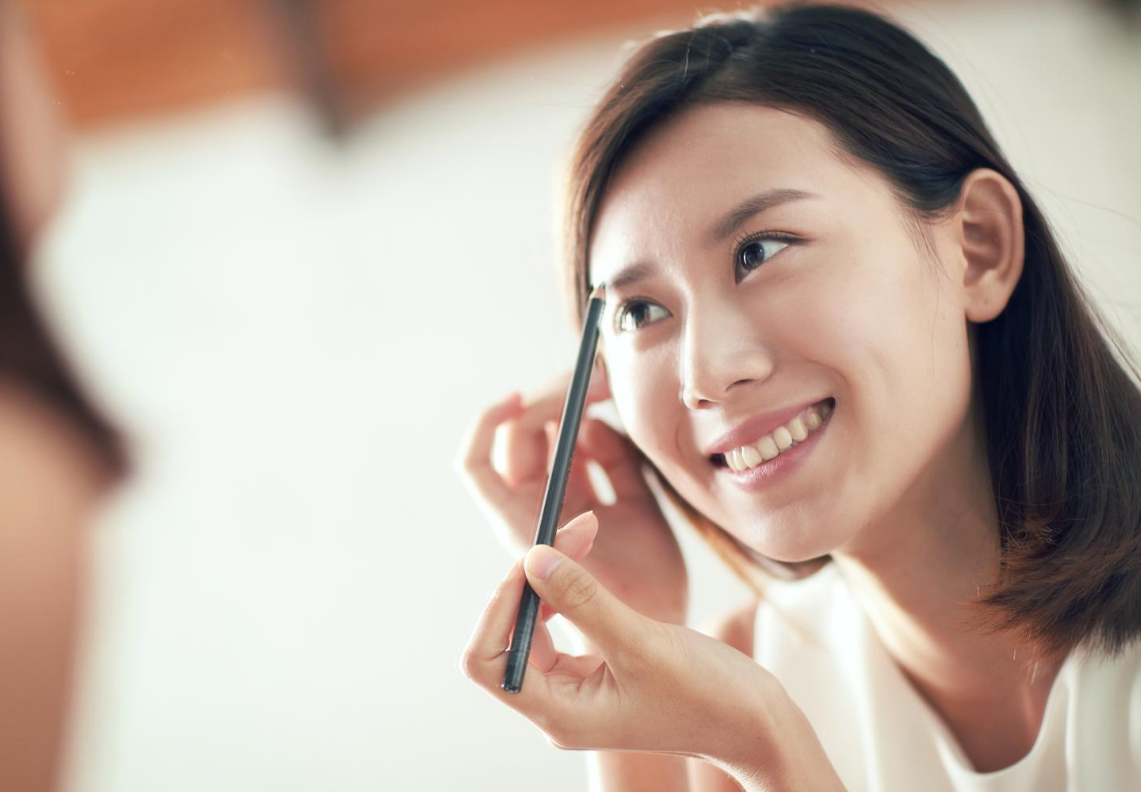 美容 春夏秋冬季节变换化妆太烦恼？掌握这几个小心机，轻松get靓丽美妆