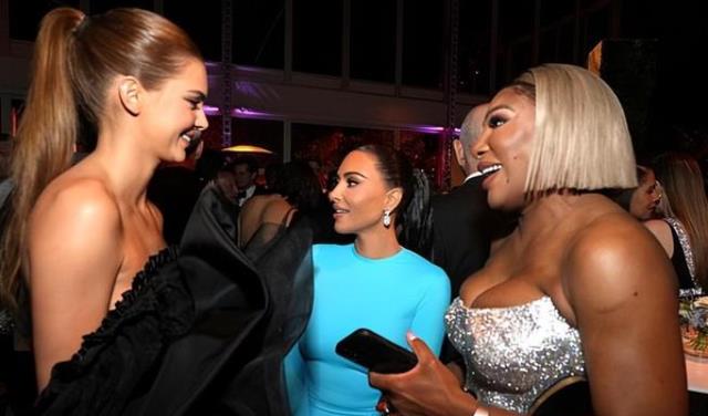 麦当娜|麦当娜25岁女儿近况曝光,参加活动排队,眼神自信很像妈妈