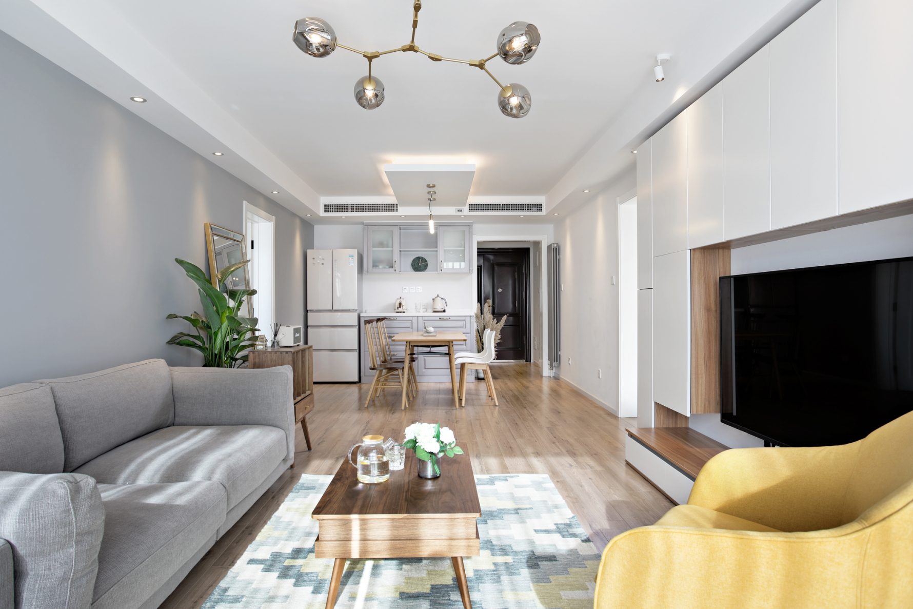 客厅光线太暗如何用软装来修饰!