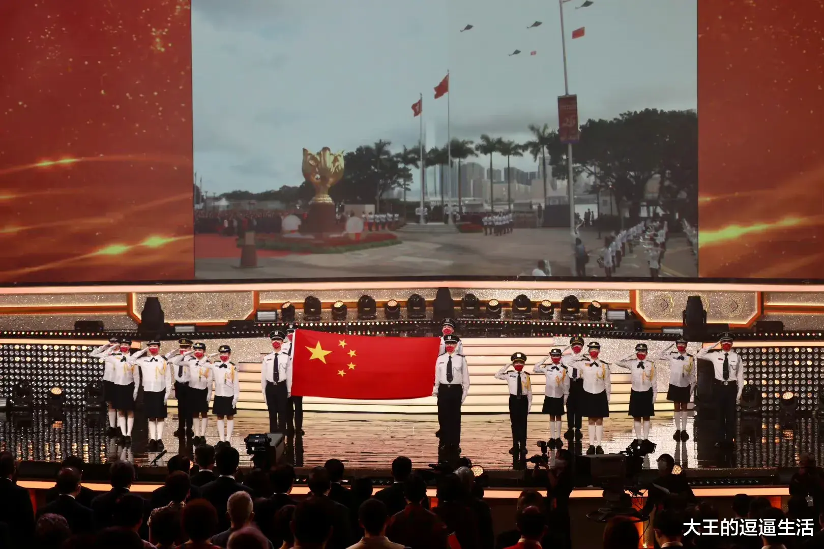 央视|香港国庆晚会令人眼前一亮，TVB学到央视的“精髓”了，略数细来