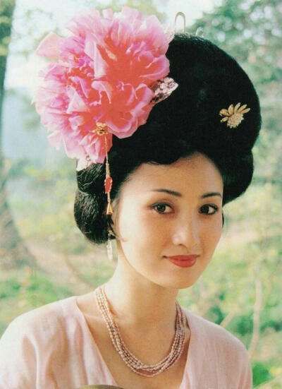 林芳兵|她被誉为“八十年代第一美女”，16岁火遍全国，因太美被人陷害