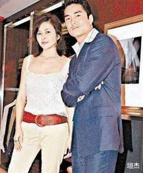 关之琳|3位娱乐圈富婆有多潇洒？关之琳小鲜肉环绕，王薇薇谈“奶孙恋”