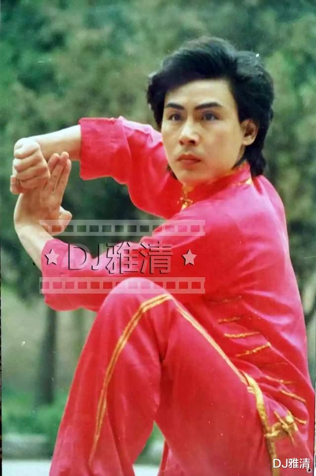 功夫小子|80年代武打片男星今昔对比照，昔日19位帅气功夫小子，如今有两位已去世