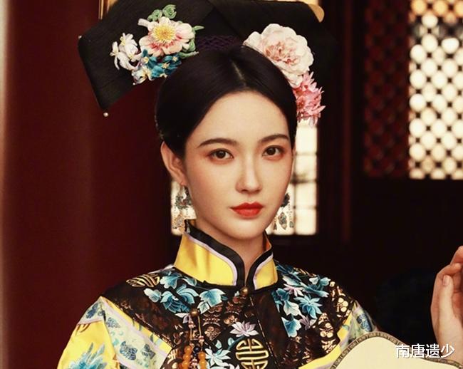 于正|于正又要捧新人，新签小鲜肉似“低配陈晓”，三位98后小花颜值高