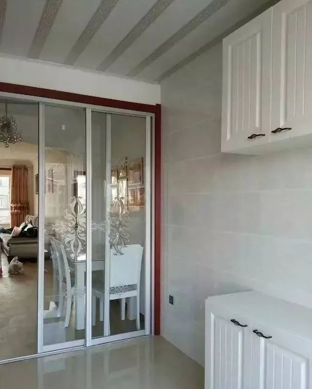 老公不顾工人的反对,坚持走一圈石膏线,美观大方还省钱