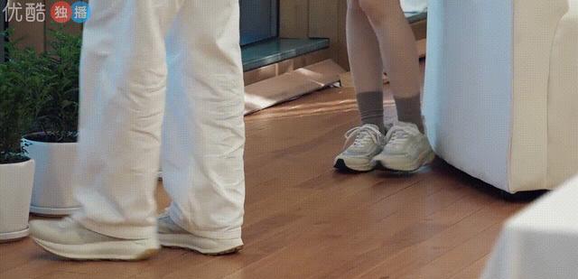 没谈过恋爱的我|内娱塌房已经卷到素人综艺了