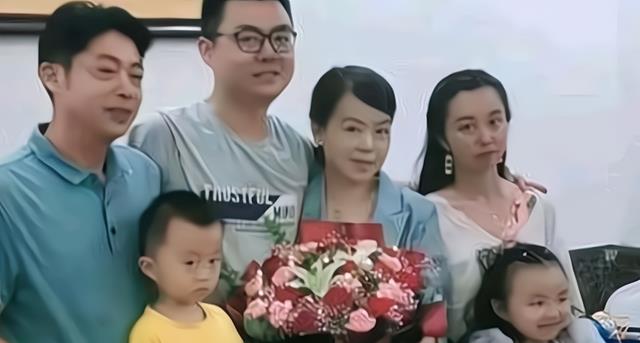 佟丽娅|大团圆的日子要来了，田静向许敏表态，网友：田静是许妈的福报