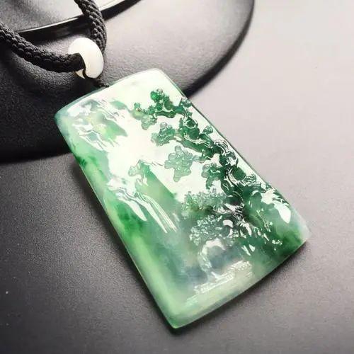 翡翠|青山绿水，岁月无痕，带你欣赏藏在翡翠里的画卷！