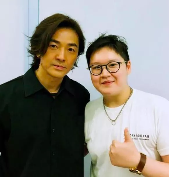 恬妞|这张照片,实锤了她出轨?