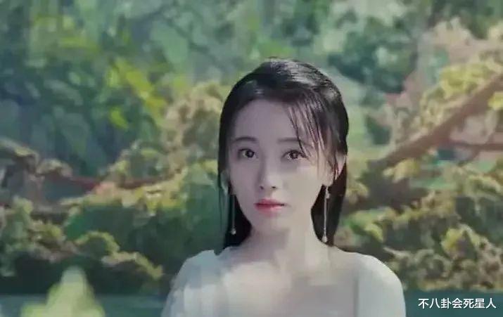 迪丽热巴|显老、浮肿、僵硬，看完这6位明星的特写照片，我不焦虑了