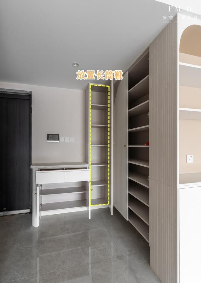 提问:4左右的玄关怎么设计?这有一份模板,花一份钱抵3个柜子