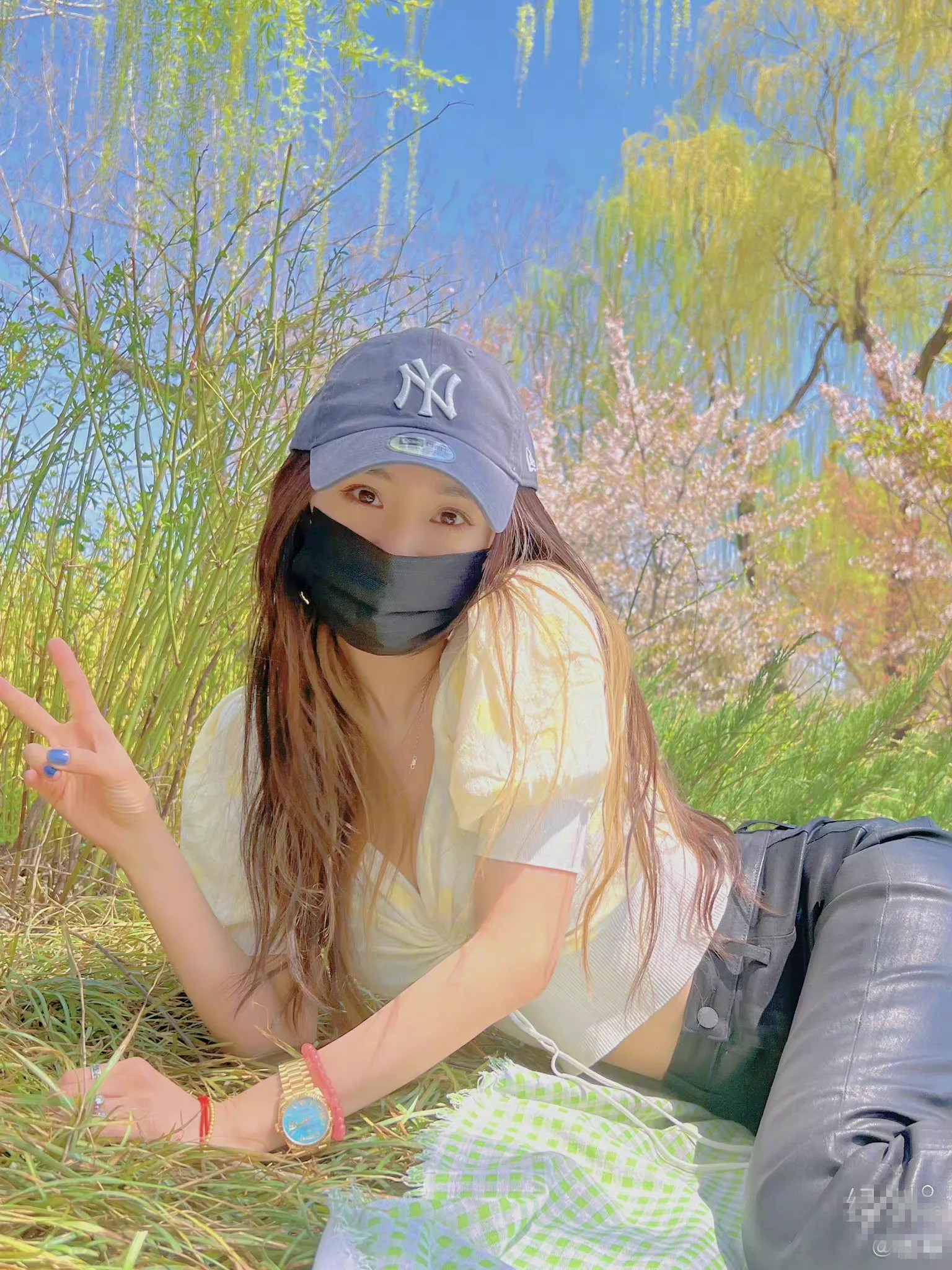 张大大|杨幂和张大大野外露营 张大大镜头下杨幂拍照姿势太销魂了